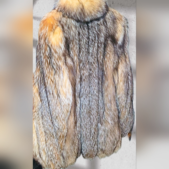 📌 True vintage. Authentic fox fur. Ready to wear and reimagine. - Picture 6 of 7